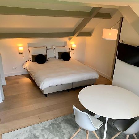 Bed&Breakfast Karakter Den Dungen Bagian luar foto