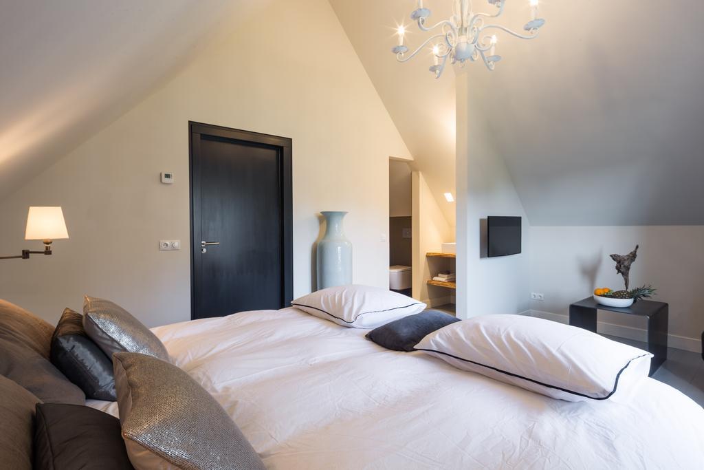 Bed&Breakfast Karakter Den Dungen Ruang foto