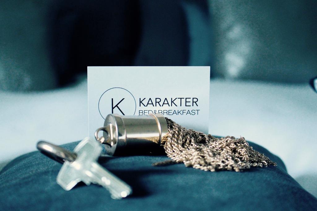 Bed&Breakfast Karakter Den Dungen Bagian luar foto