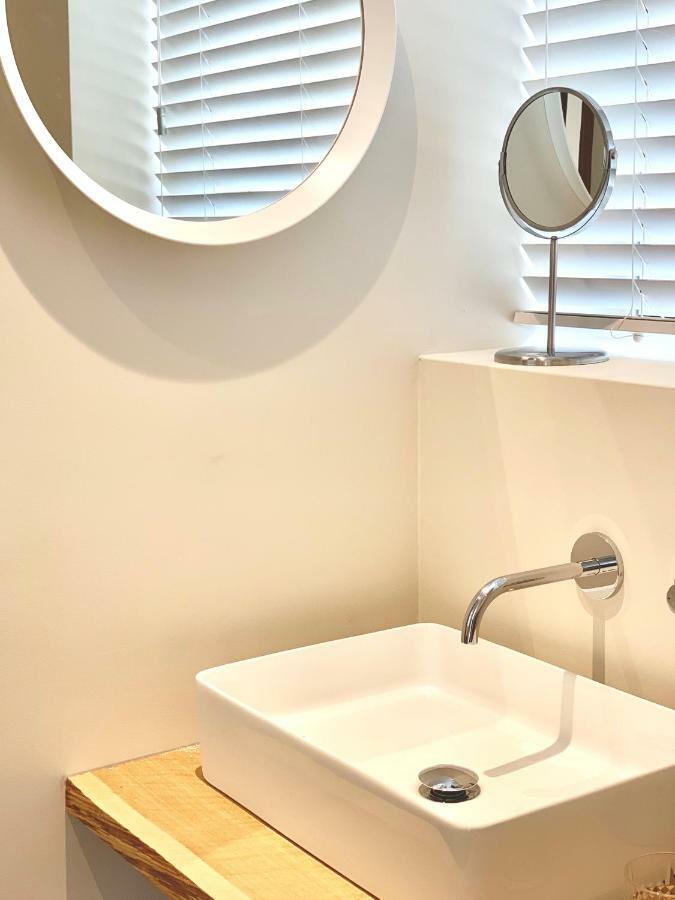 Bed&Breakfast Karakter Den Dungen Bagian luar foto